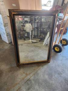 lot 106 image: Decorative mirror