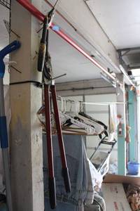 lot 197 image: Yard tools - hedge trimmer, branch trimmers