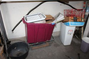 lot 194 image: Misc. items Camping pot, metal baskets, tote with ropes and more
