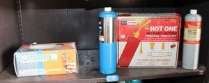 lot 181 image: Propane fuel, Propane torch kit, plastic work gloves