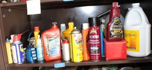lot 179 image: Misc. items shelf contents - car cleaners, motor oil