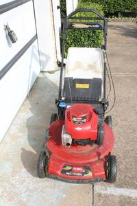 lot 162 image: Toro Lawn mower with bag catcher