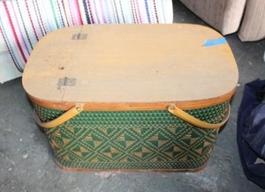 lot 166 image: Picnic basket with contents