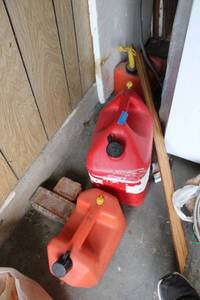 lot 157 image: Plastic gas cans