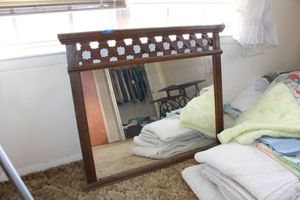 lot 141 image: Vintage dresser mirrorwall mirror