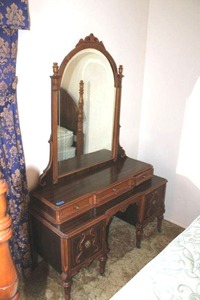 lot 120 image: Vintage rolling vanity dresser with mirror