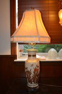 lot 33 image: Murray Feiss Porcelain table lamp