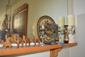 lot 36 image: Jerusalem Home dcor and more