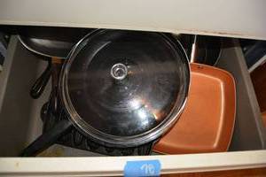 lot 78 image: Kitchen pans, skillets, cornbread mold