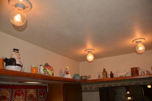 lot 79 image: Ceramics and teapot collection