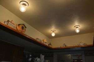 lot 80 image: Ceramics and teapot collection