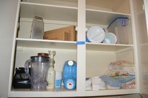 lot 83 image: Kitchen Blender, grater, plastic pitcher and containers and more