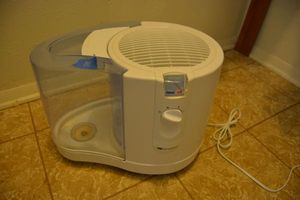 lot 111 image: White Westinghouse Humidifier