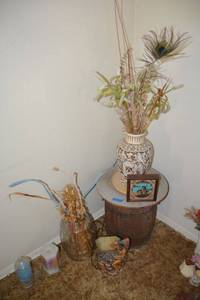 lot 116 image: Home dcor with barrel and Native American light