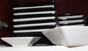 lot 65 image: Strawberry Street Dishes Two Diffrent Sizes of Square Bowls, Soup & Salad