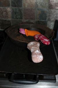 lot 78 image: Cast Iron skillets and griddle
