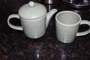 lot 97 image: Hallmark Teapot and Mug Gift set