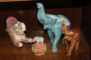 lot 46 image: Variety of Hand carved Wood Elephants and a Resin Trinket Box