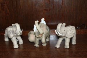 lot 45 image: Resign Elephant Figurines
