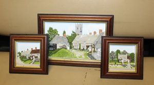 lot 225 image: Vintage Friar Crafts 3D Hand painted Godswill Isle of Wight and other Cottages