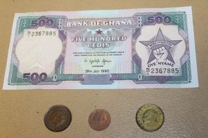 lot 228 image: Foreign money
