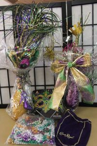 lot 229 image: Mardi gras dcor and beads