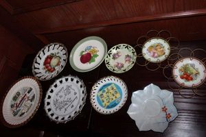 lot 260 image: Vintage Decorative Plates