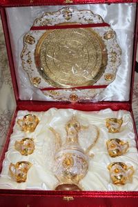 lot 328 image: Benesrfit Ornament Beautiful Mother of Pearl Tea Set, Unused in Original Box