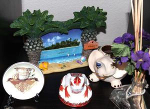 lot 173 image: Misc. Home Decorations from Different Places .. See Photos