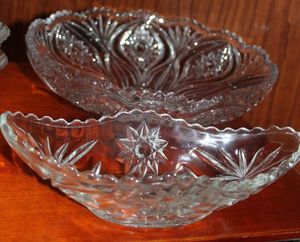 lot 277 image: Fenton Glass Bowls
