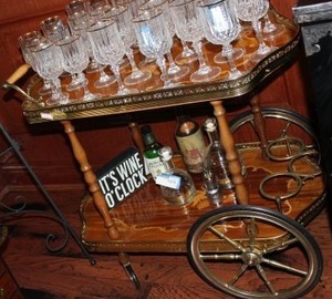 lot 295 image: Vintage Italian Marquetry Inlay CocktailTea Cart Trolly CONTENTS NOT INCLUDED