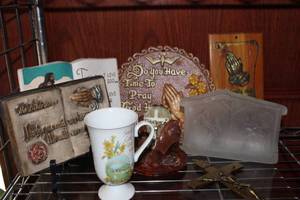 lot 306 image: Spiritual Decoration Items