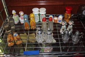 lot 268 image: Large Variety of Vintage Salt and Pepper Shakers as shown