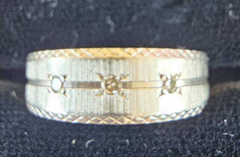 lot 1 image: Mens size 8, 14 Karat Gold Ring with Diamonds tested