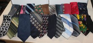 lot 64 image: Generous quantity of mens ties