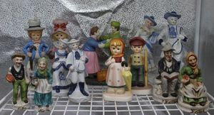 lot 77 image: Large Selection of Home Dcor Figures