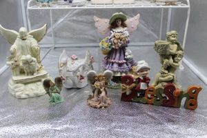 lot 78 image: Selection of Home Dcor Angel Figures