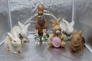 lot 88 image: Home Dcor Bunnies