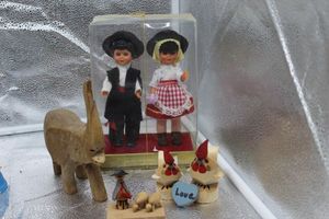 lot 90 image: Home Decor Figurines