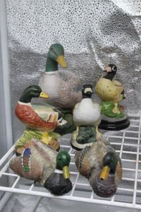 lot 55 image: Decoy and Decorative Ducks
