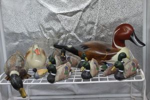 lot 93 image: Decoy and Decorative Ducks
