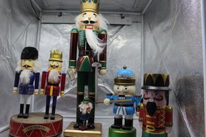 lot 115 image: Variety of Nutcrackers Large and Small