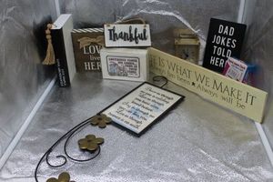 lot 47 image: Home dcor wall plaques and more