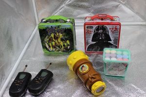 lot 138 image: Toys, Tin Lunchboxes, walkie talkies and more