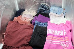 lot 141 image: Clothing