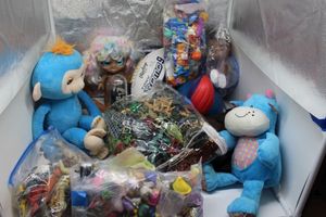 lot 176 image: Stuffed animals, Dolls, Army men and more