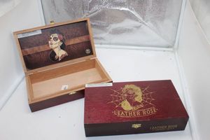 lot 30 image: Vintage Collectors cigar boxes