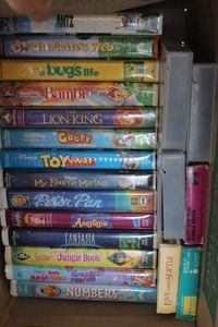 lot 214 image: Box of Childrens VHS movies