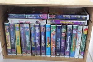 lot 219 image: Box of Childrens VHS movies