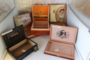 lot 29 image: Vintage Collectable Cigar Boxes